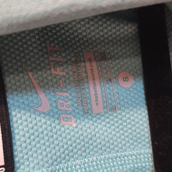 Nike Dri-FIT Light Blue Performance Shirt - Picture 3 of 3